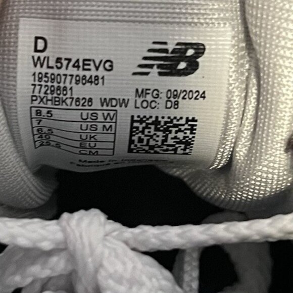 WL574EVG  New Balance  Woman's 574 Core Classic Shoes Sneaker Gray - SIZE 8.5US - Picture 7 of 8